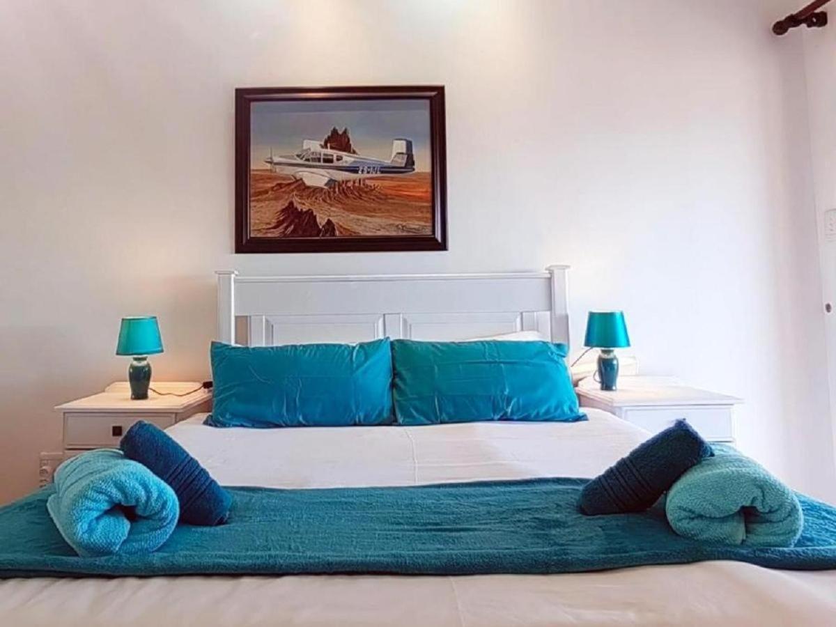 Aviators Paradise Guest House モーセル・ベイ エクステリア 写真