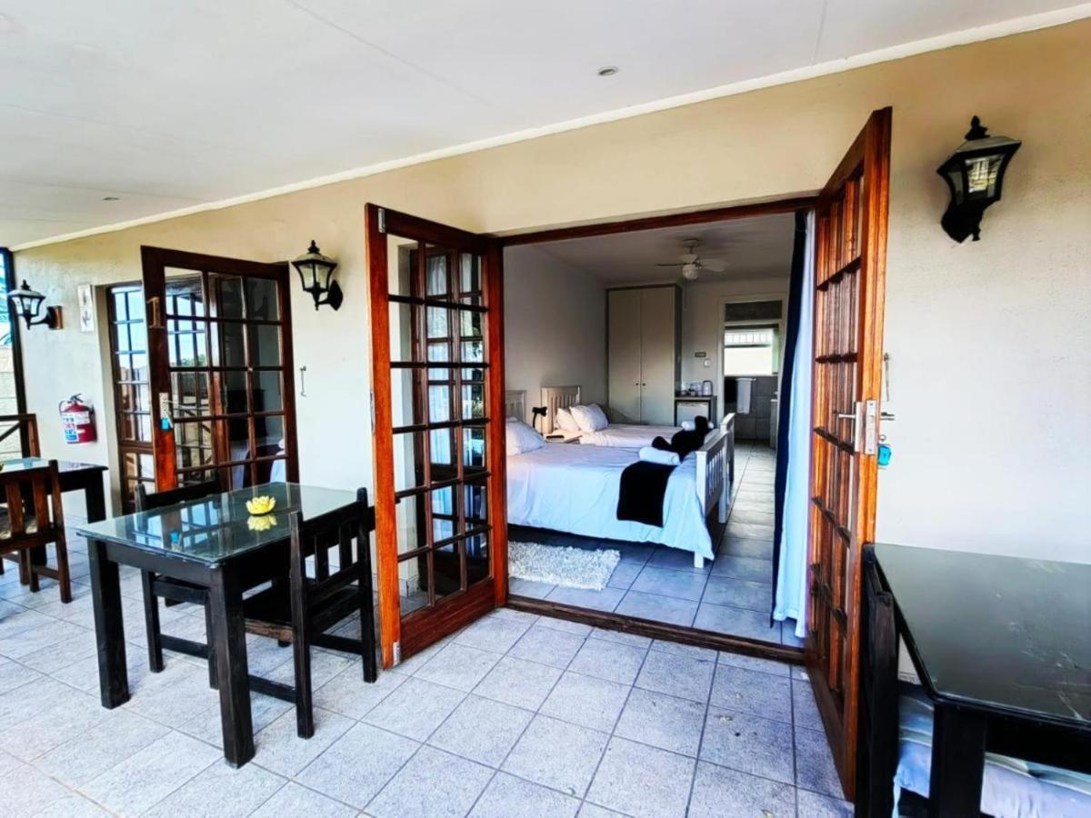 Aviators Paradise Guest House モーセル・ベイ エクステリア 写真