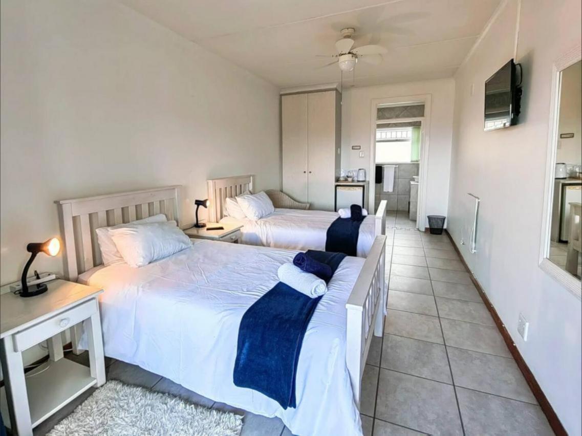 Aviators Paradise Guest House モーセル・ベイ エクステリア 写真